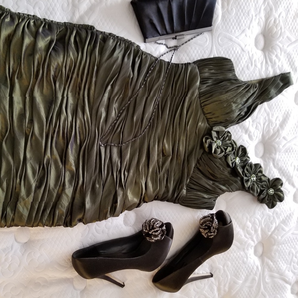 Women's DDNY Shiny, fitting dress by Daniella!